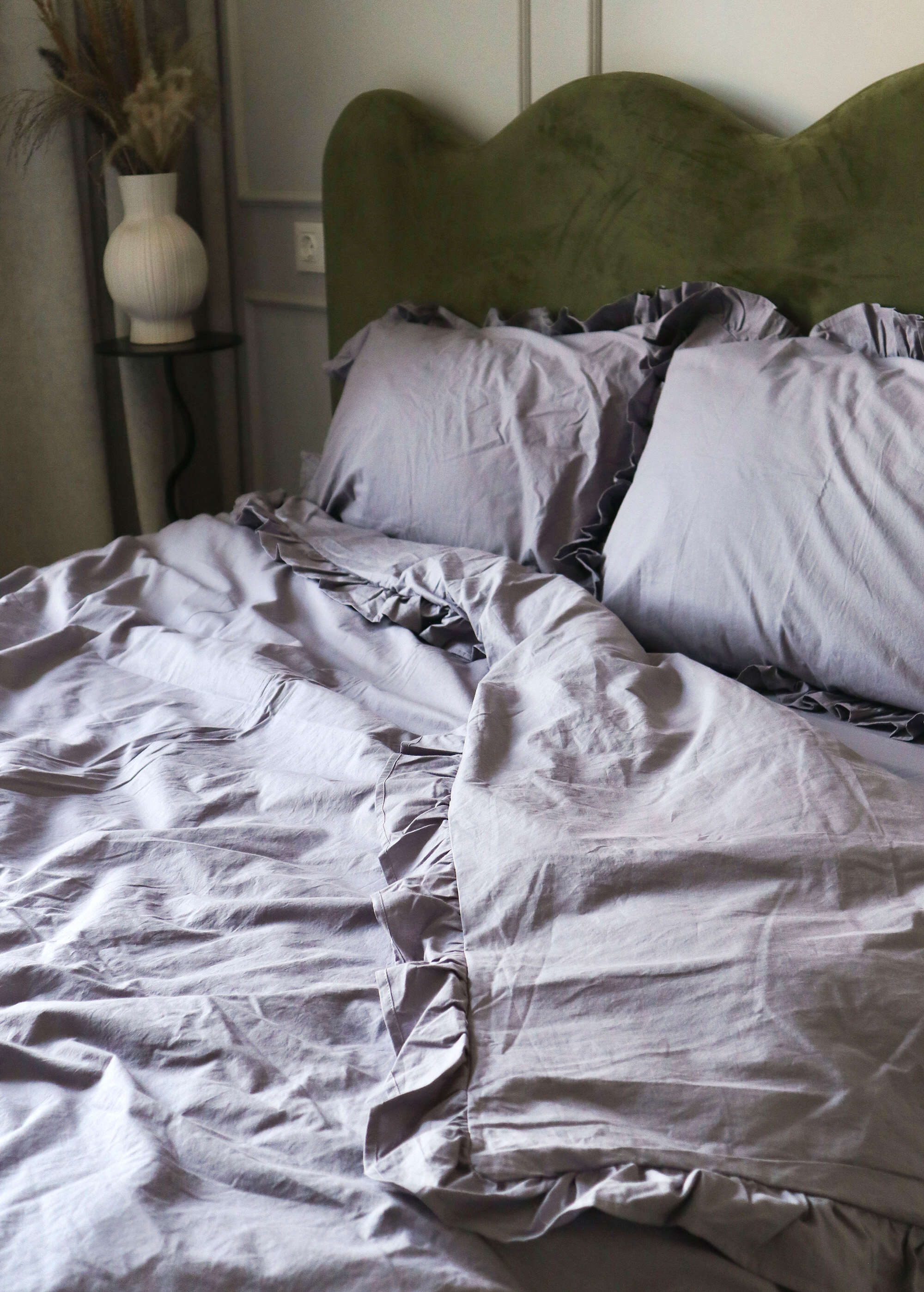 Stonewashed Cotton Dark Grey Duvet Set with Ruffles