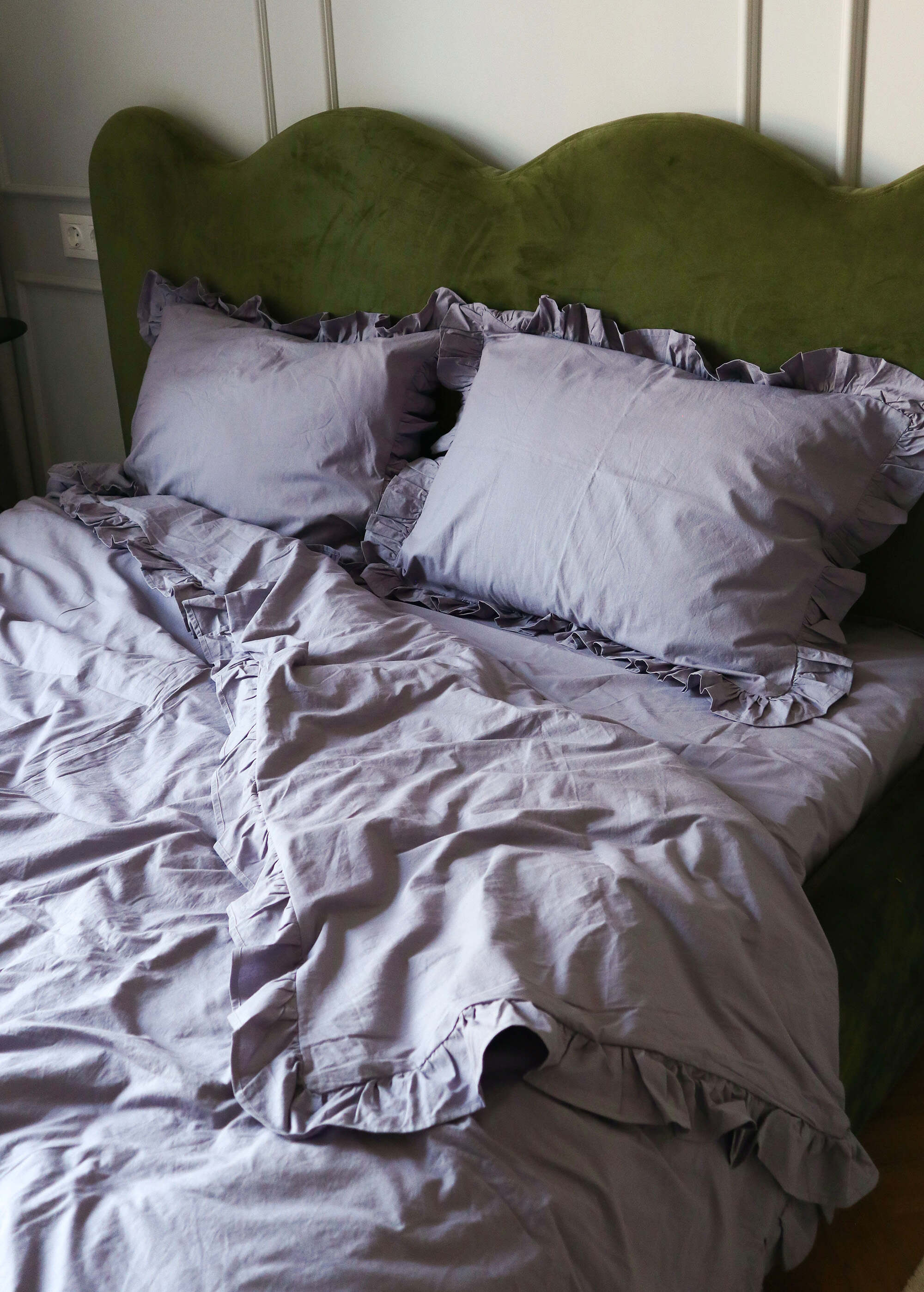 Stonewashed Cotton Dark Grey Duvet Set with Ruffles