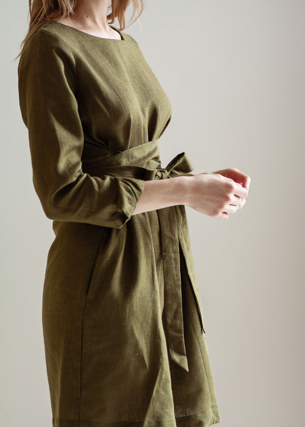 "Audrey" Mini-robe en lin vert kaki