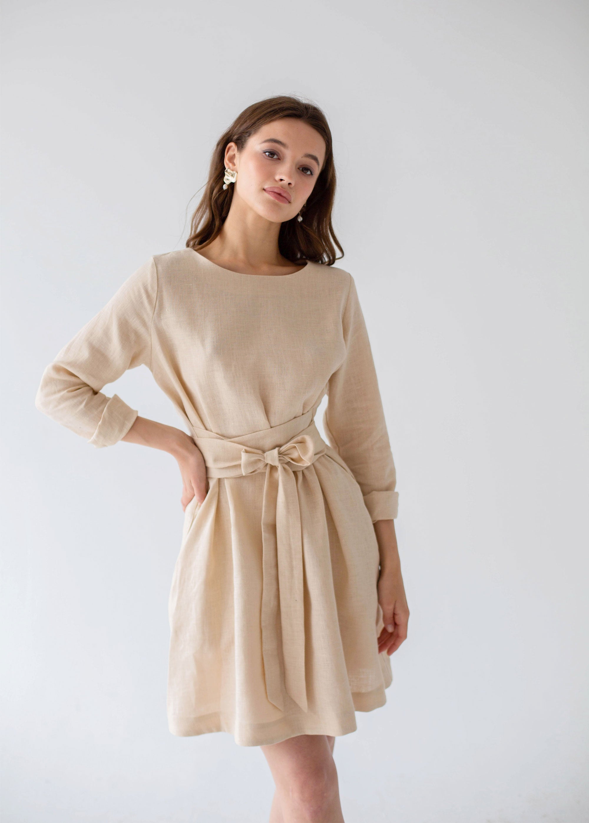 Mini-robe beige "Audrey"