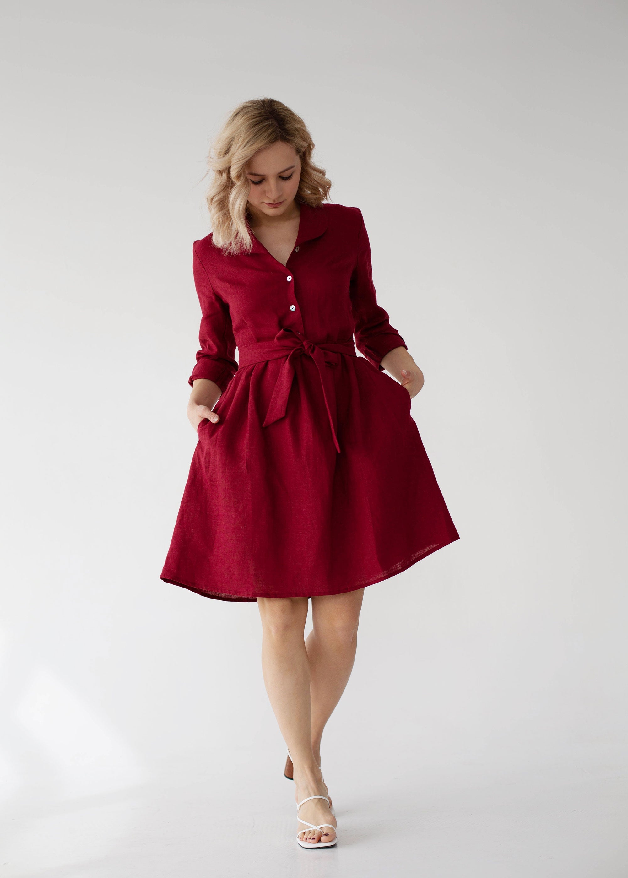 Taille XS « Lily » Robe en lin boutonnée bordeaux sur le devant