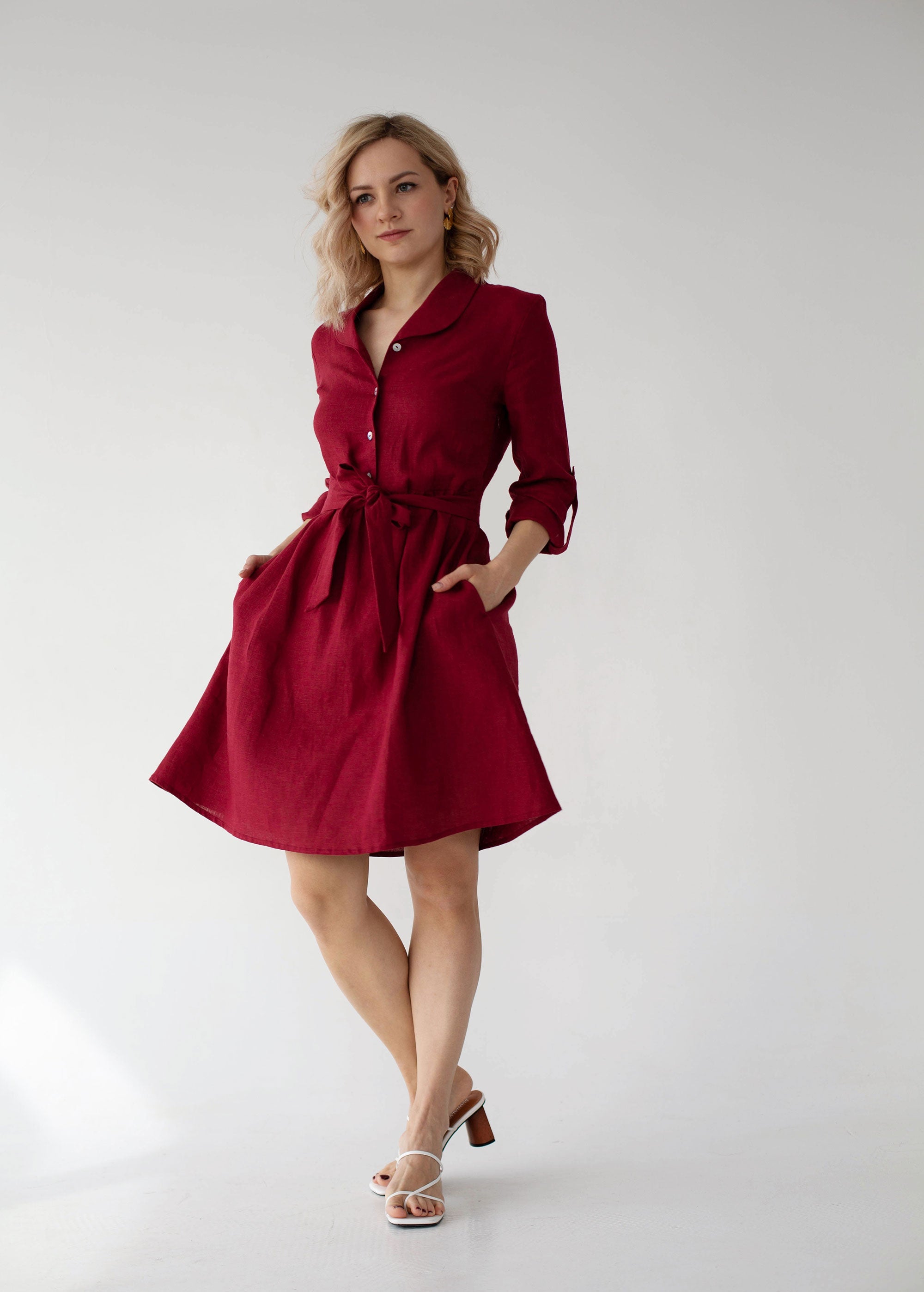 Taille XS « Lily » Robe en lin boutonnée bordeaux sur le devant