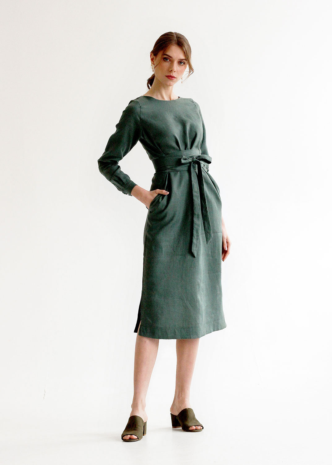 Robe en lin vert sauge taille M « Audrey »