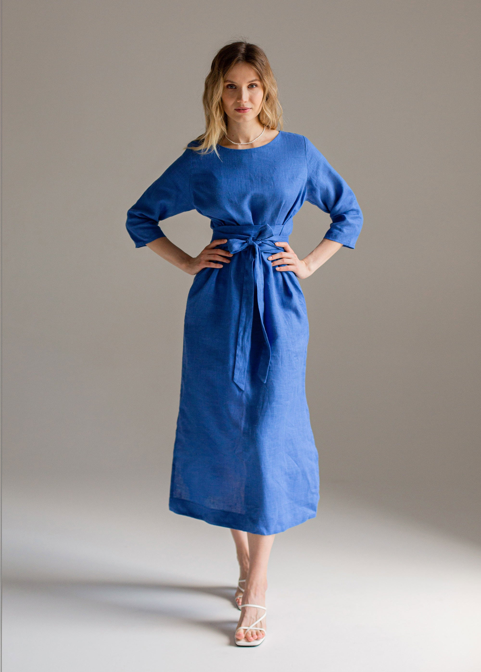 Robe longue en lin bleu "Audrey"