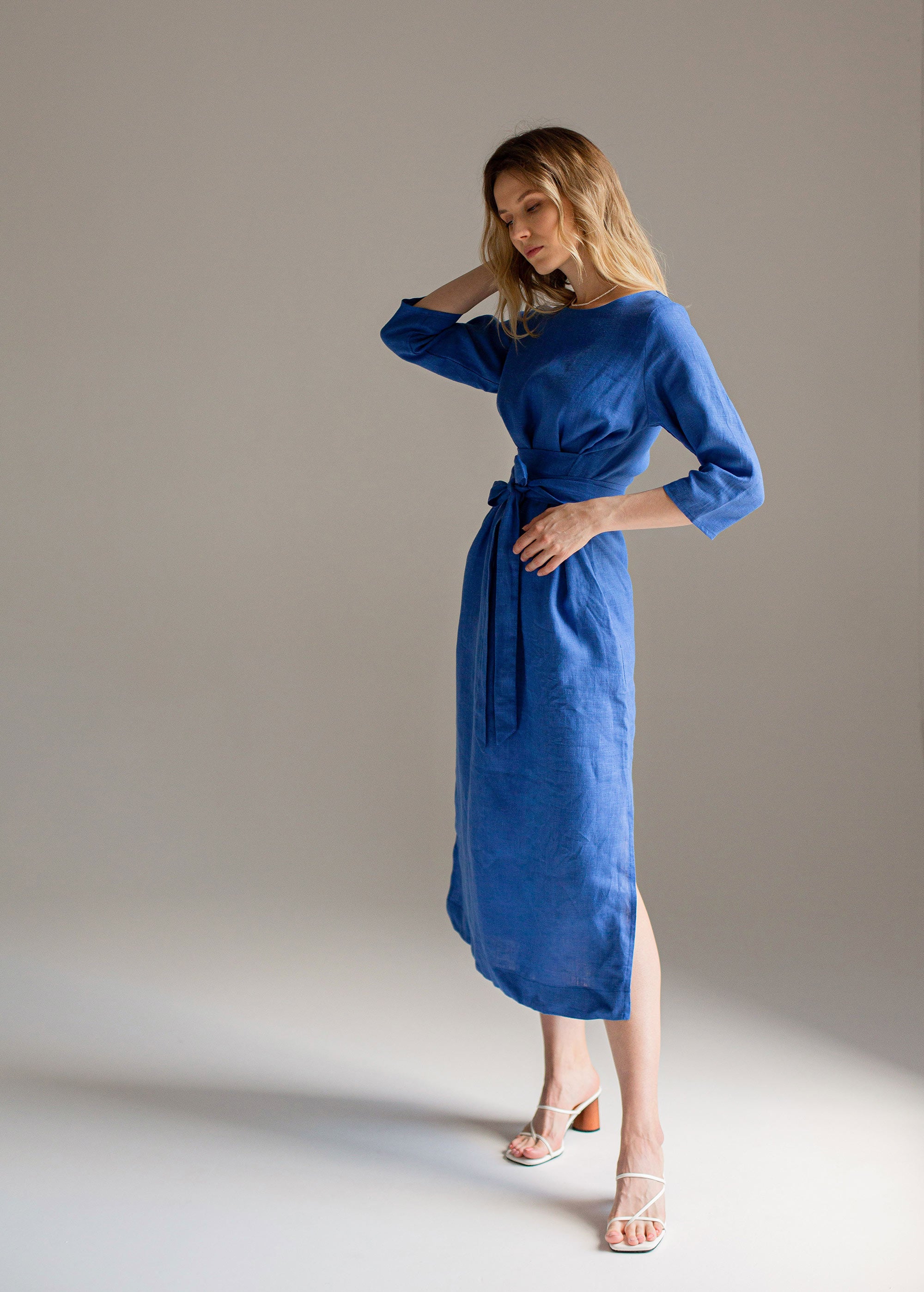 Robe longue en lin bleu "Audrey"