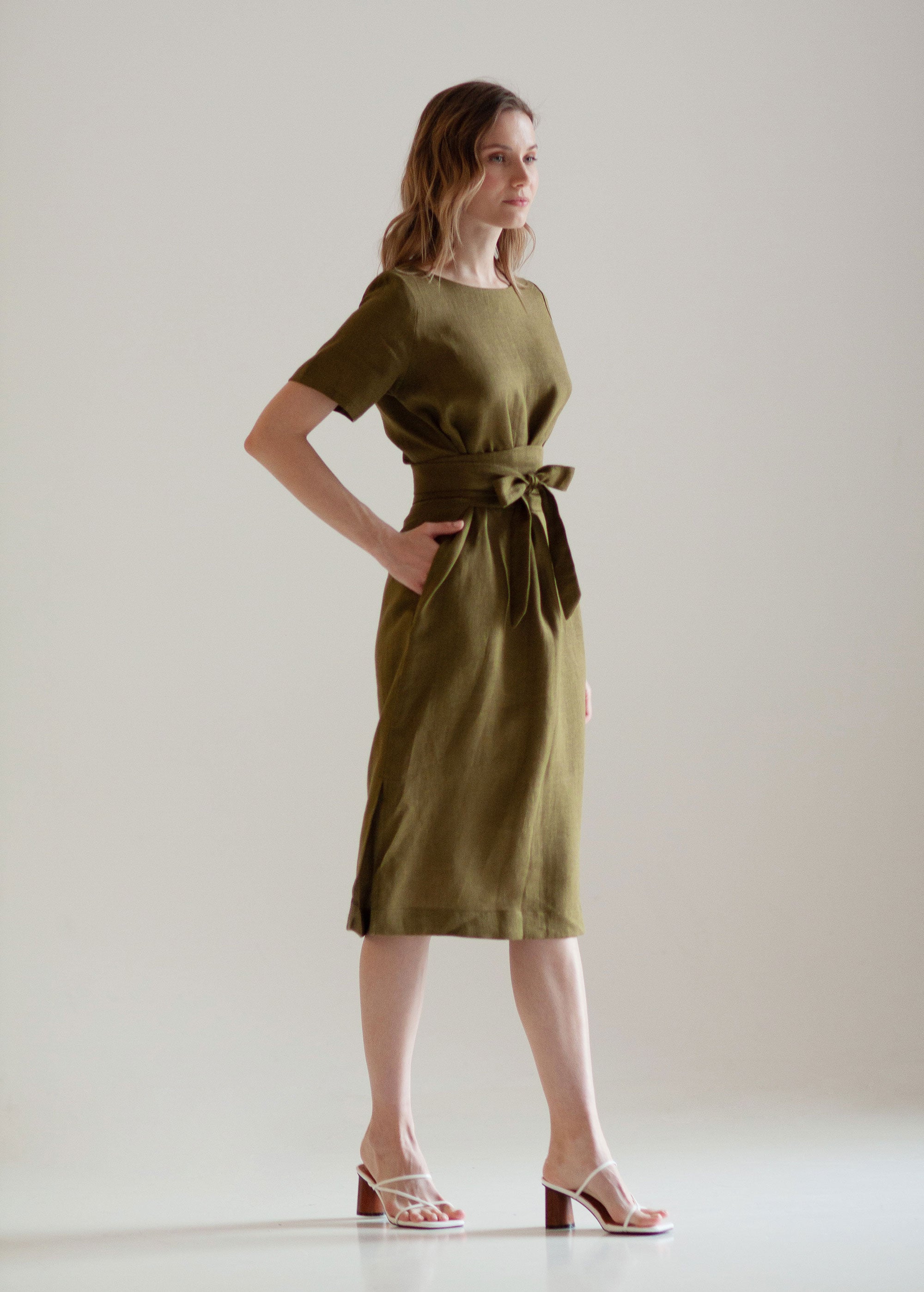 "Adelia" Robe en Lin Vert Kaki