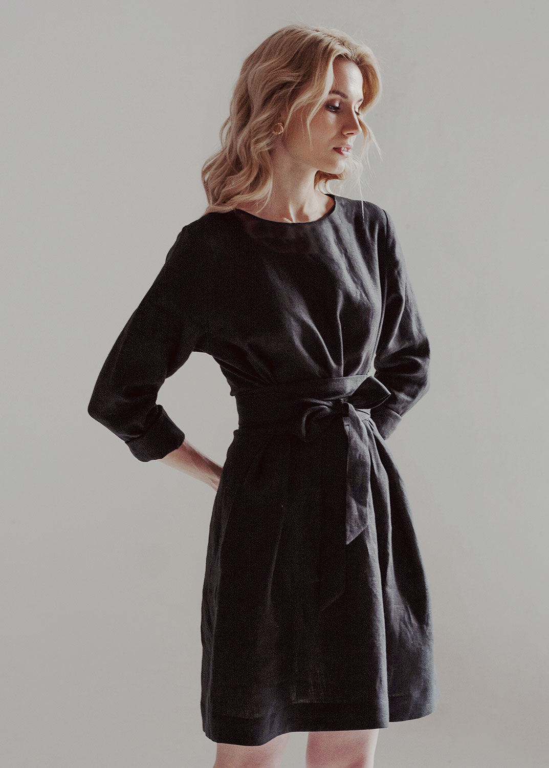 Robe en Lin Noir "Audrey"