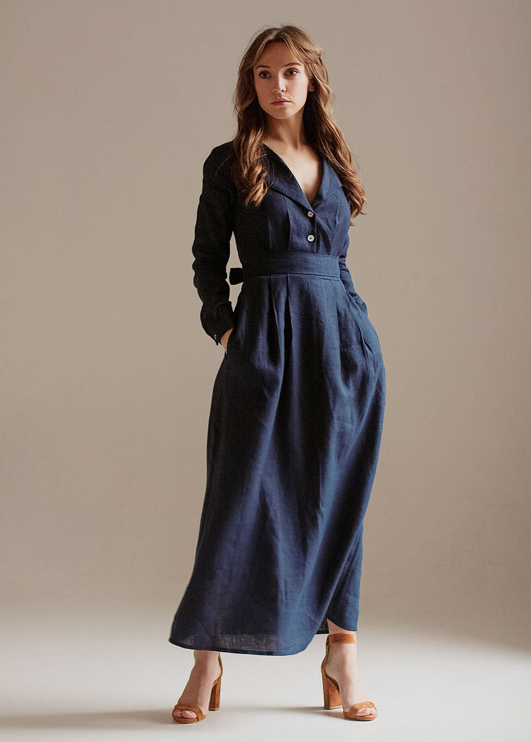 Robe Maxi Bleu Marine en Lin "Janet" avec manches