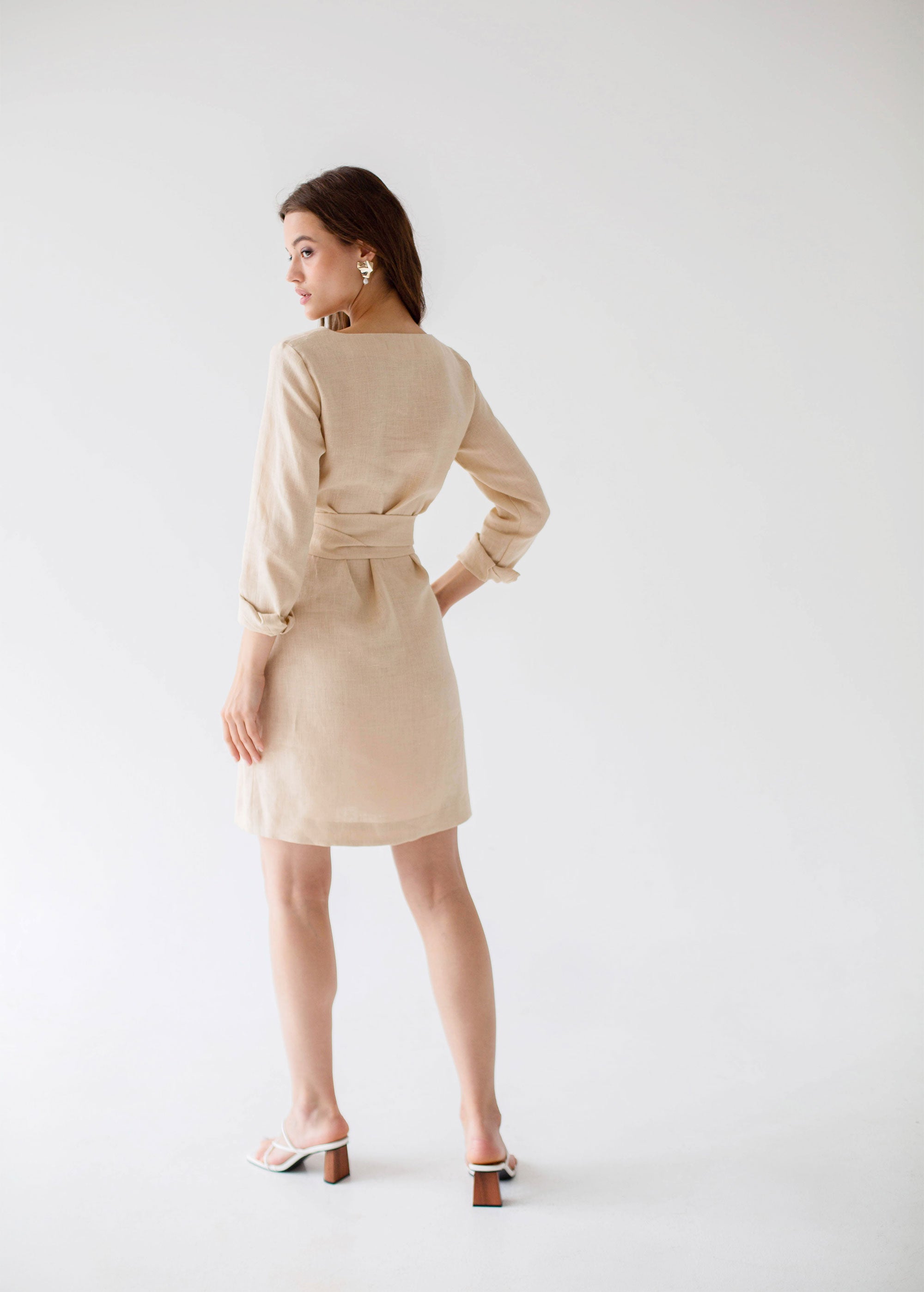 Mini-robe beige "Audrey"